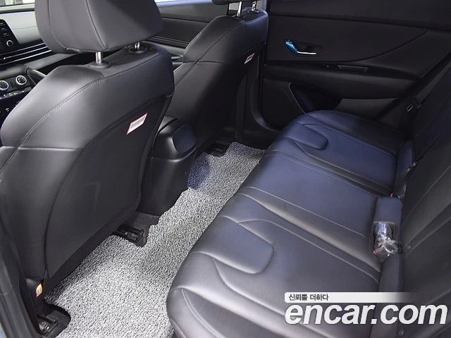 Hyundai Elantra, снимка 10 - Автомобили и джипове - 55847927