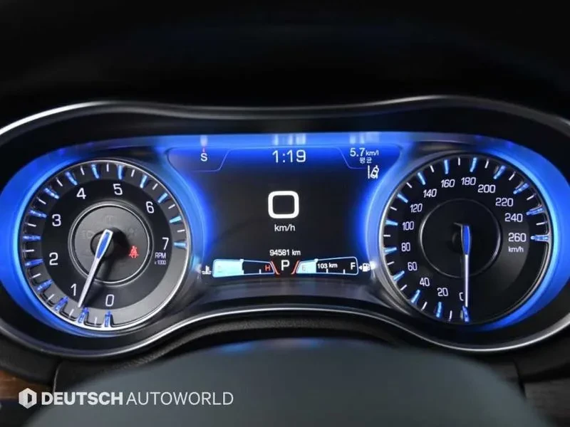 Chrysler 300c 3.6 AWD, снимка 8 - Автомобили и джипове - 56666150