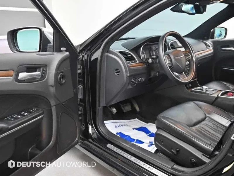 Chrysler 300c 3.6 AWD, снимка 11 - Автомобили и джипове - 56666150