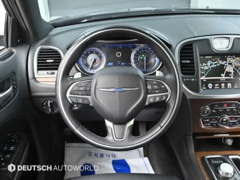 Chrysler 300c 3.6 AWD, снимка 13 - Автомобили и джипове - 56666150