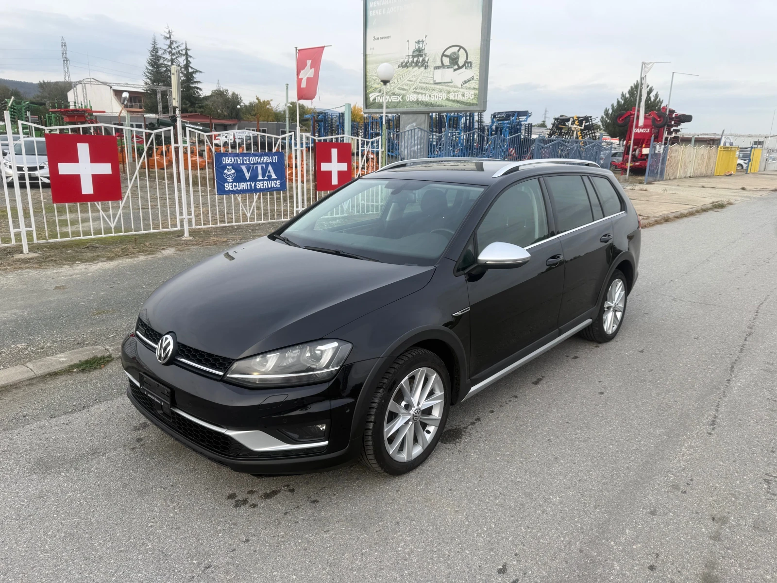 VW Golf ALLTRACK AUT. NAVI 4x4 ШВЕЙЦАРИЯ, снимка 1