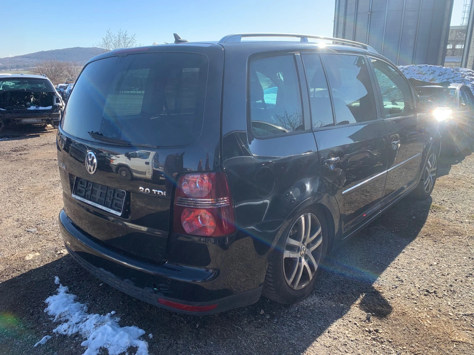 VW Touran 2.0d 140hp - изображение 4