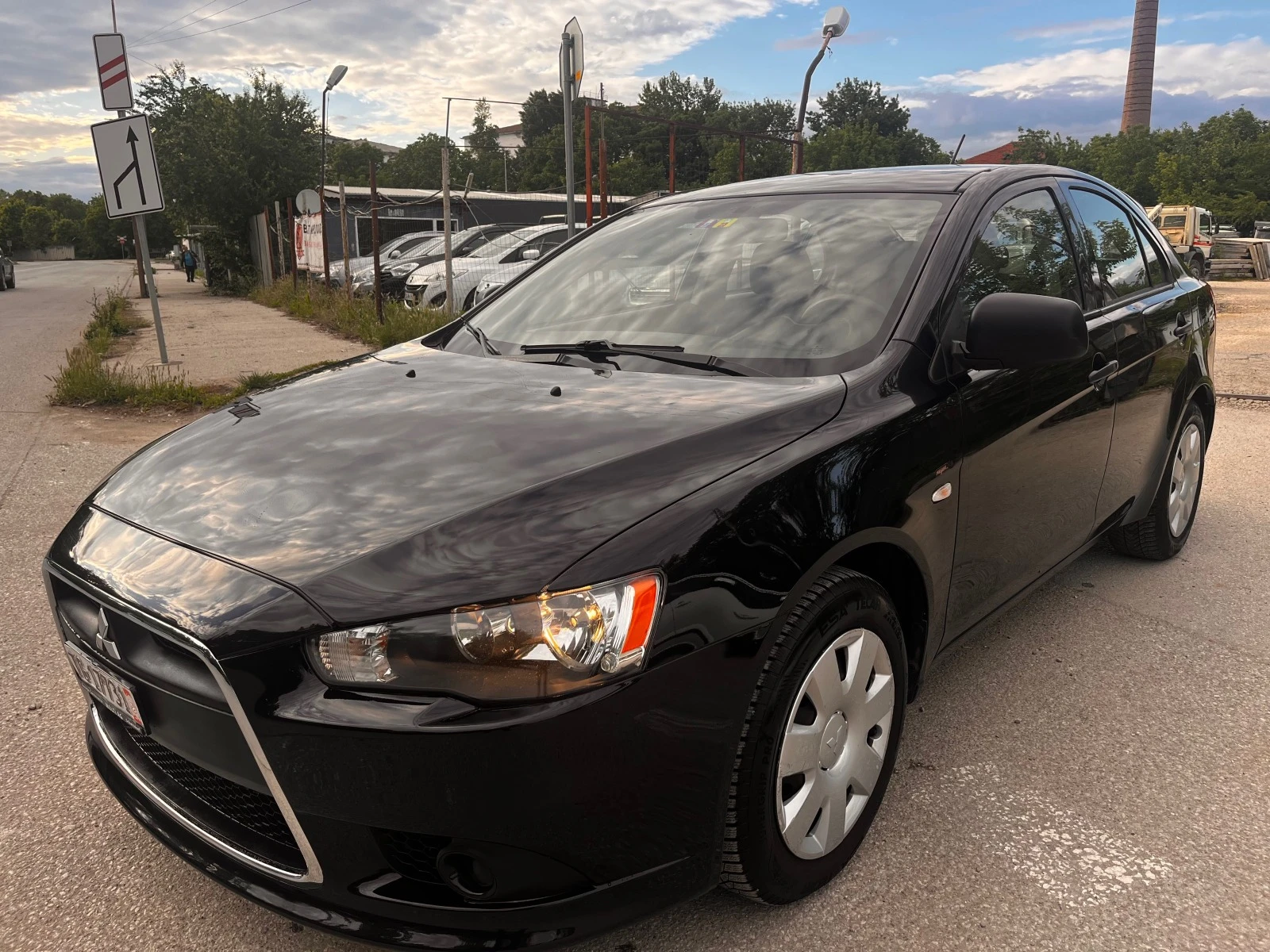 Mitsubishi Lancer 1.5 LAUERAT - изображение 2