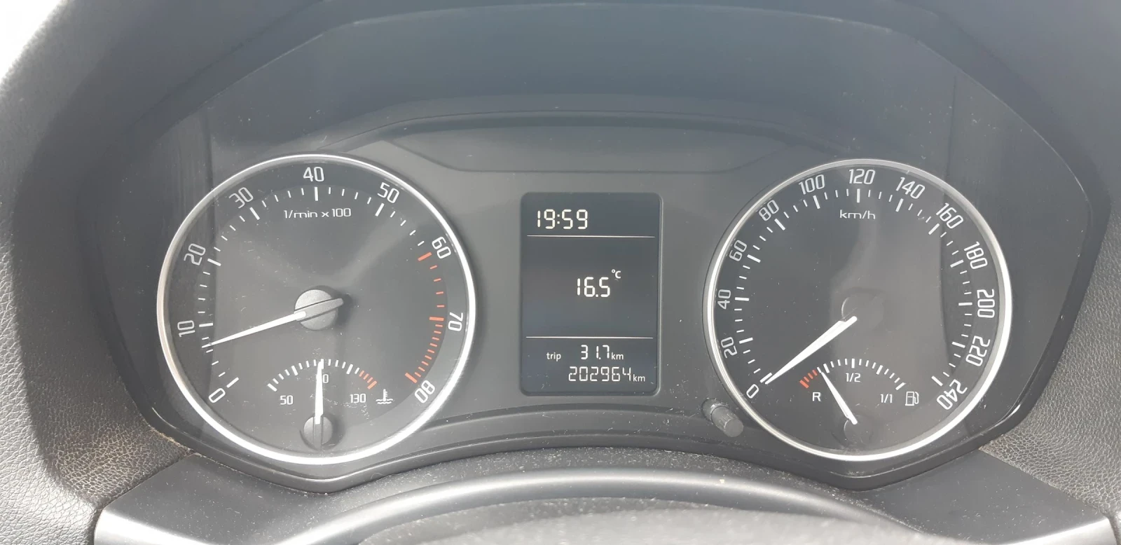 Skoda Octavia 1.6-102  к.с Бензин - изображение 7