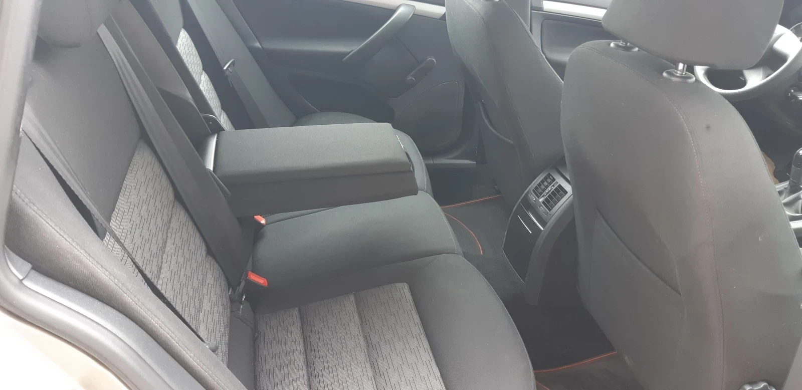 Skoda Octavia 1.6-102  к.с Бензин - изображение 9