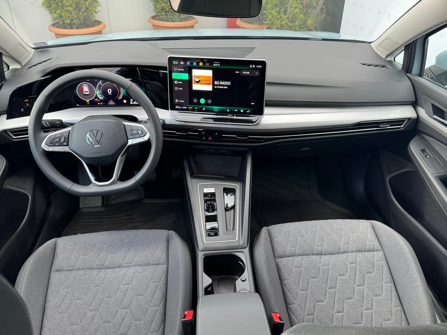 VW Golf 8 Life Plus 2.0 TDI SCR DSG - изображение 8