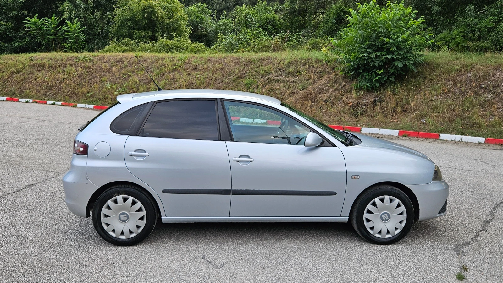 Seat Ibiza 1.4 Tdi Facelift/Klima - изображение 7