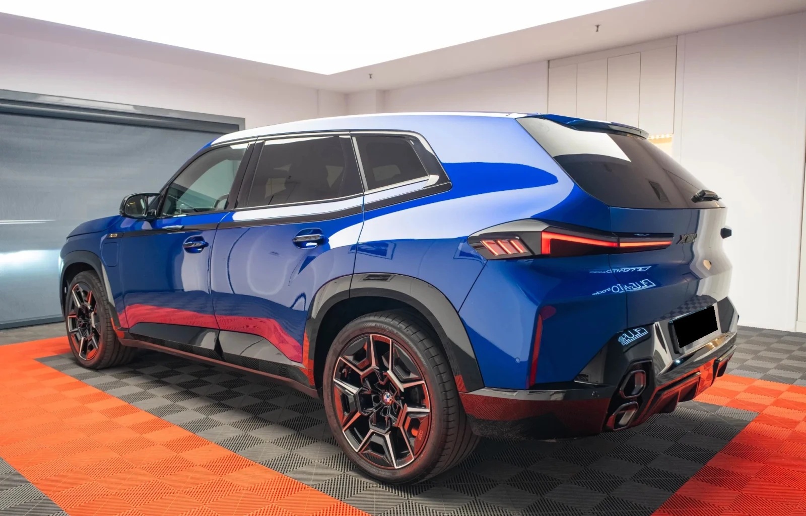 BMW XM 3.0 Hybrid xDrive - изображение 3