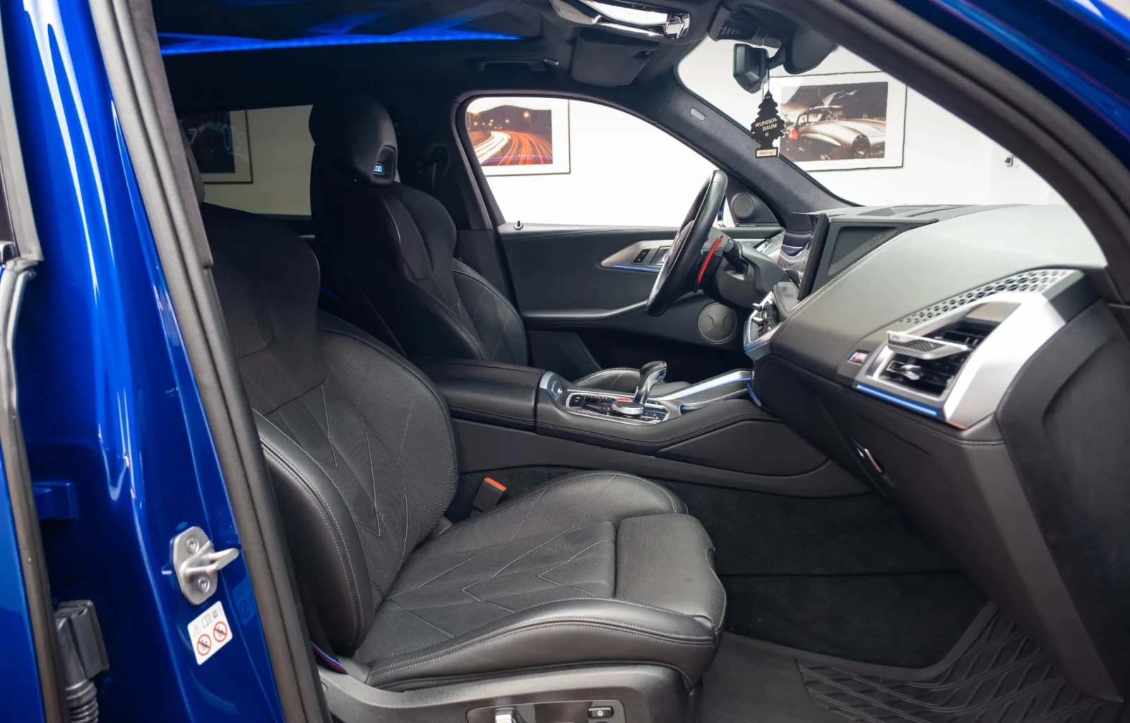 BMW XM 3.0 Hybrid xDrive - изображение 8