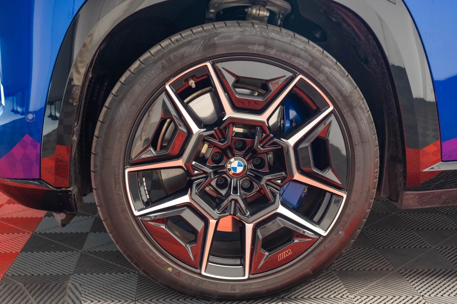 BMW XM 3.0 Hybrid xDrive - изображение 5