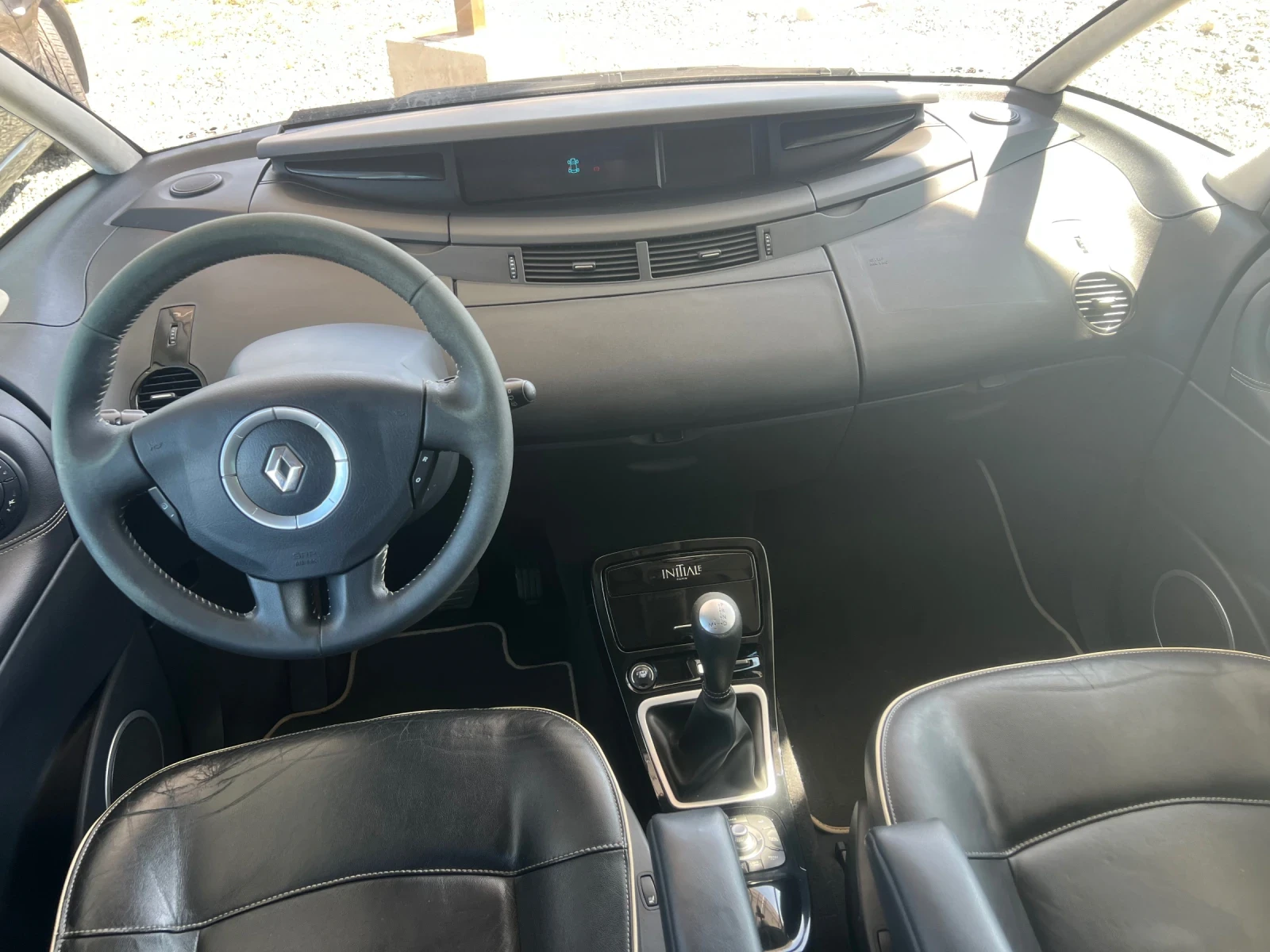 Renault Espace 2.0dci INITIALE 6+ 1, снимка 9 - Автомобили и джипове - 53824393