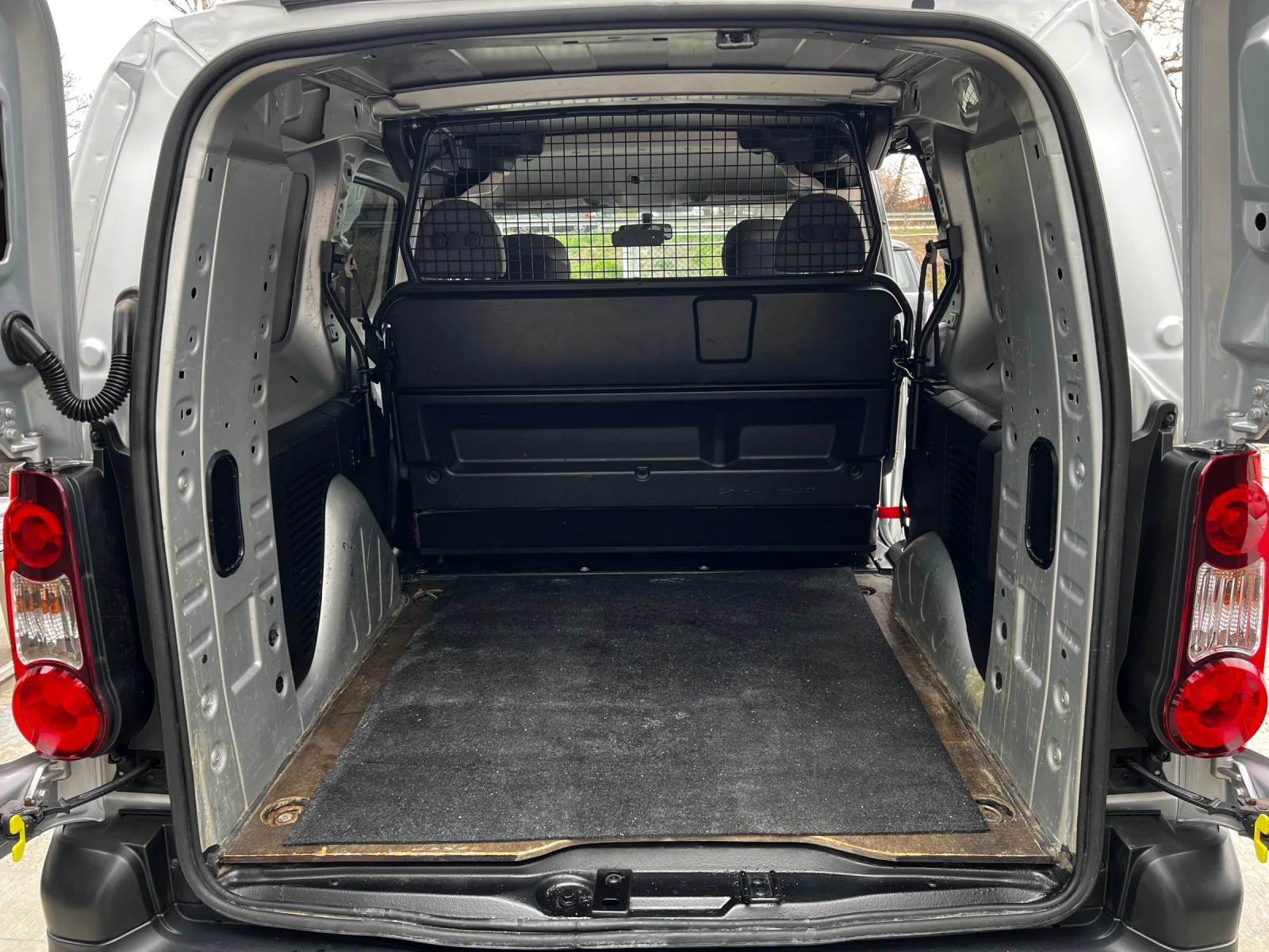 Citroen Berlingo 1.6HDI 90PS.145000КМ.SWISS EDITION, снимка 12 - Автомобили и джипове - 53944582