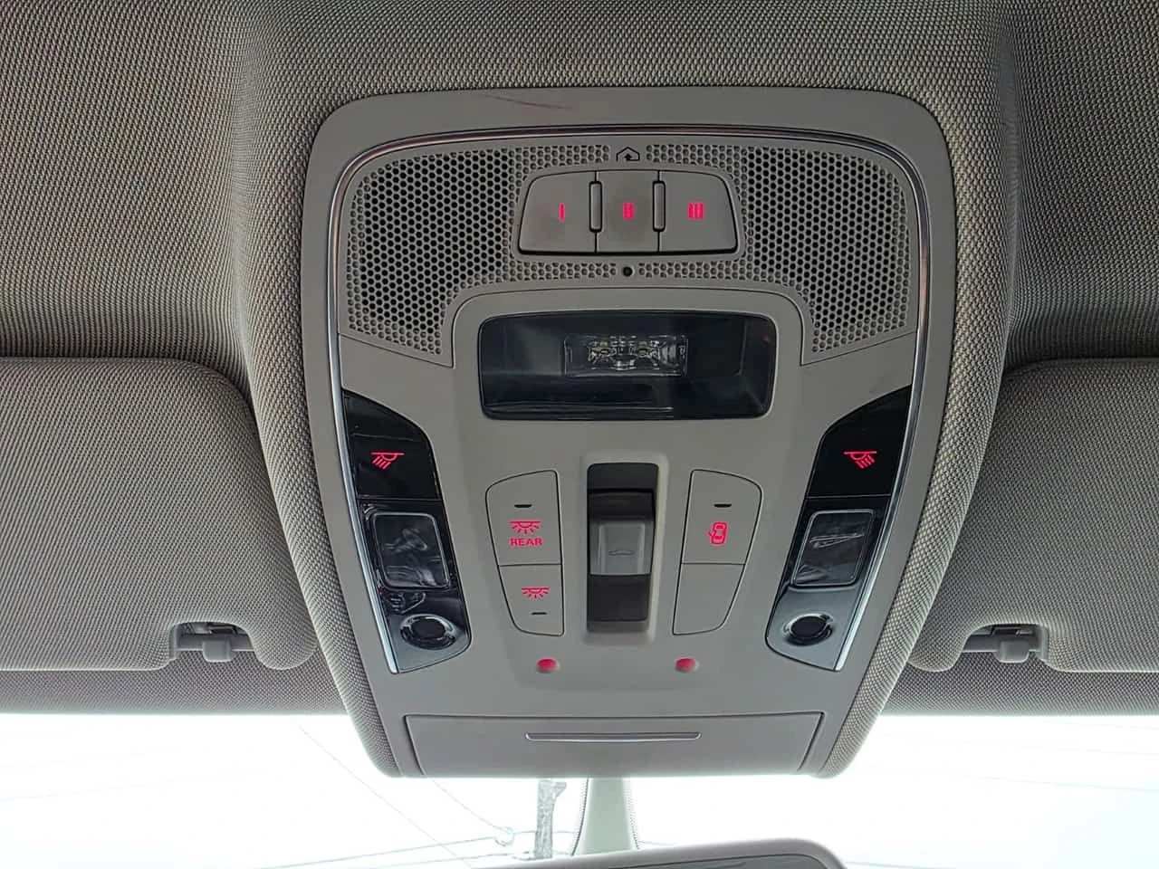 Audi A6 * 3.0L TDI Technik * PANO* KEYLESS* ПОДГРЕВ* , снимка 15 - Автомобили и джипове - 54015781