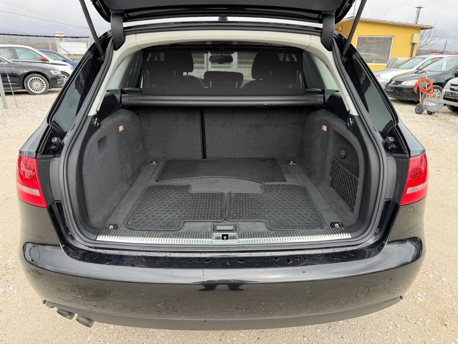 Audi A4 2.0/143кс EVRO5 Нави Ксенон, снимка 12 - Автомобили и джипове - 54080413