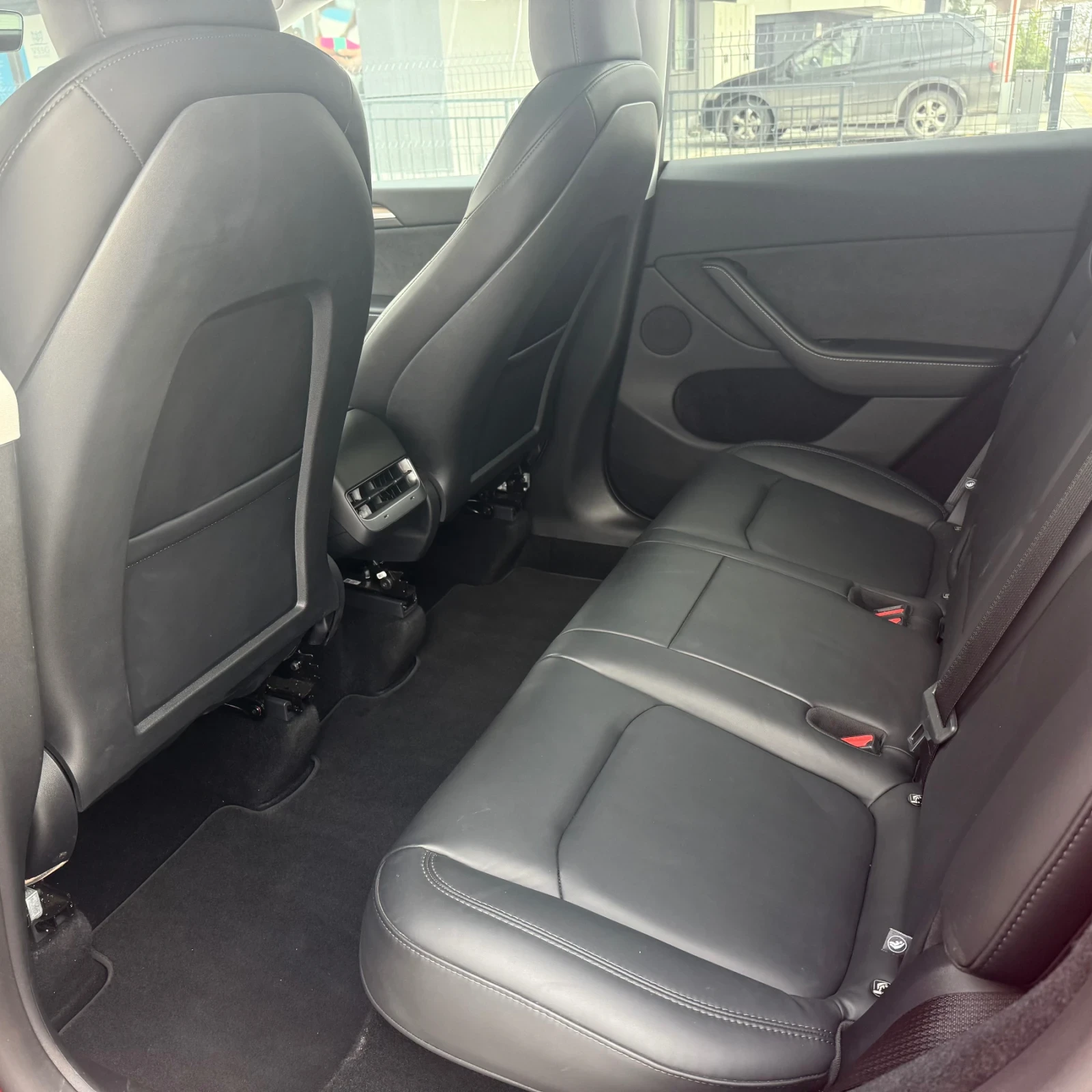 Tesla Model Y 2025 Long Range 12500 km Гаранция, снимка 12 - Автомобили и джипове - 54113492