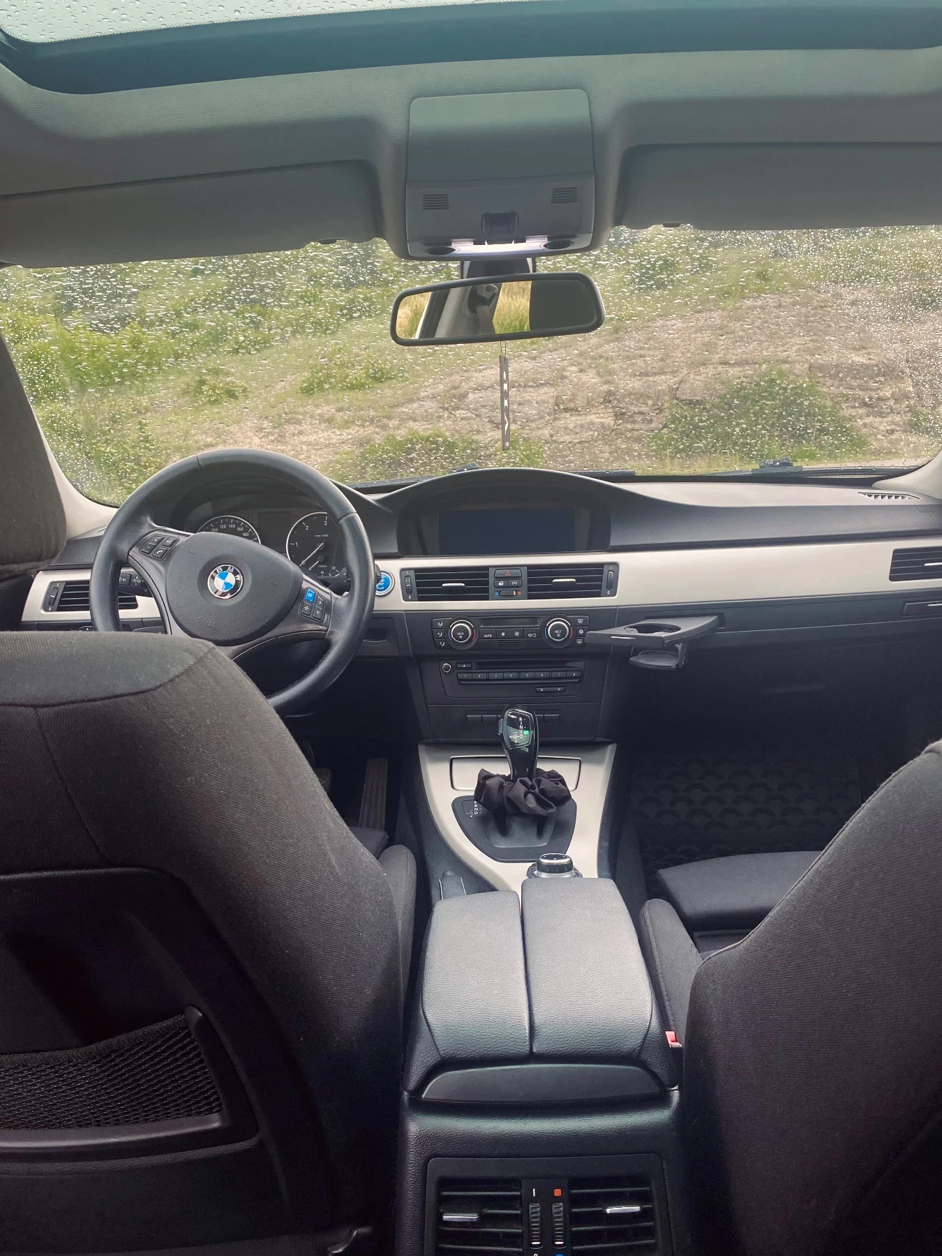 BMW 320 2.0d xDrive, снимка 9 - Автомобили и джипове - 54730943