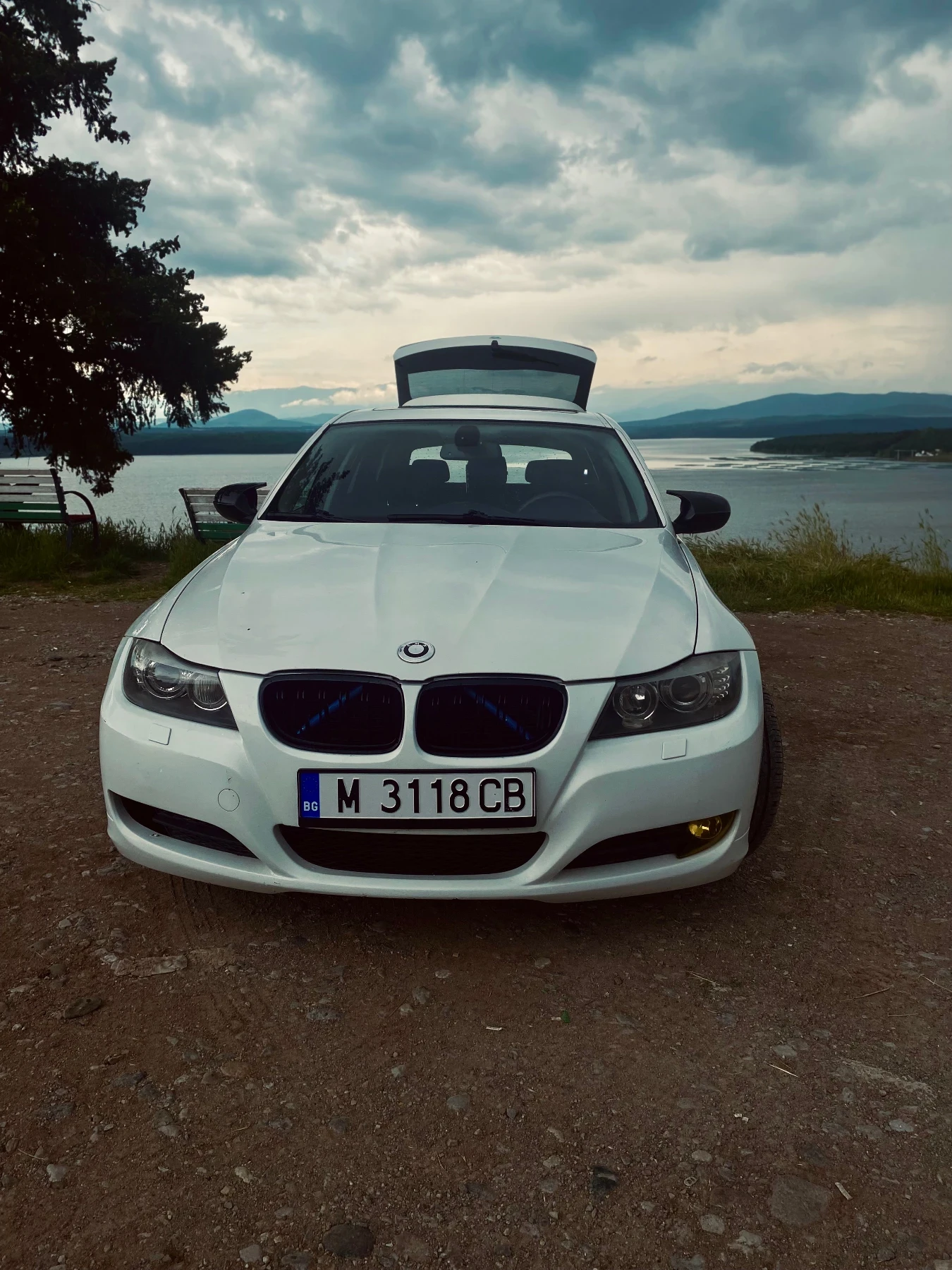 BMW 320 2.0d xDrive, снимка 3 - Автомобили и джипове - 54730943