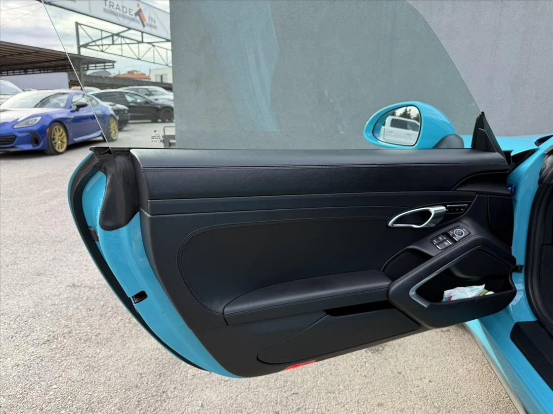 Porsche 911 CARRERA CABRIO GTS, снимка 8 - Автомобили и джипове - 54740259