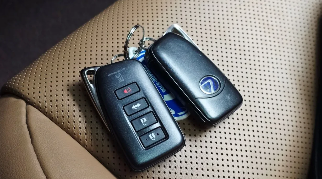 Lexus ES 300 HYBRID * BLIND SPOT * ��������� * ��� ��������� *  | Mobile.bg � ����������� 11
