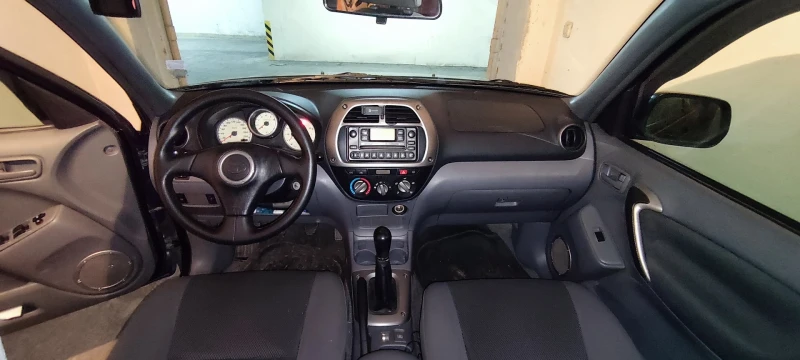 Toyota Rav4 2.0, снимка 4 - Автомобили и джипове - 48215332