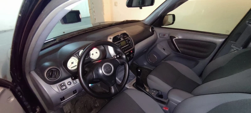 Toyota Rav4 2.0, снимка 3 - Автомобили и джипове - 48215332