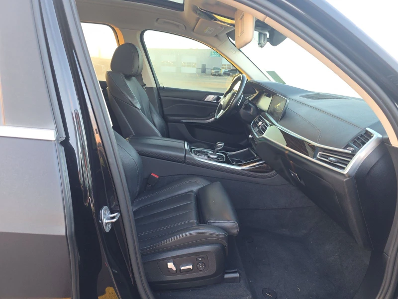 BMW X7 Black Sapphire Metallic, снимка 10 - Автомобили и джипове - 52256587