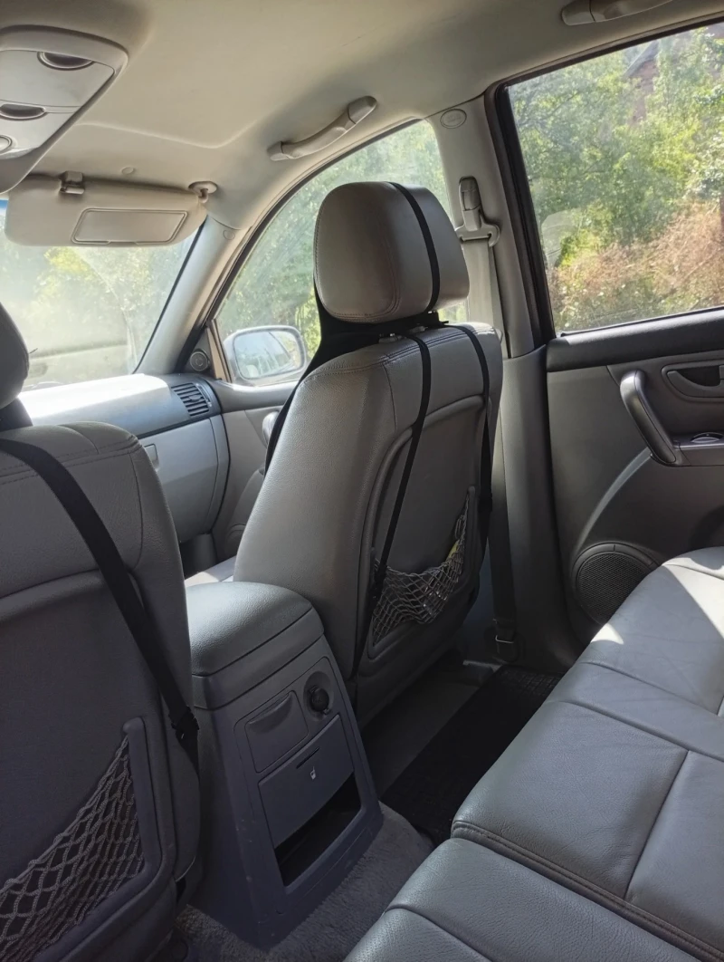 Kia Sorento 2.5 DCR 140, снимка 10 - Автомобили и джипове - 52618299