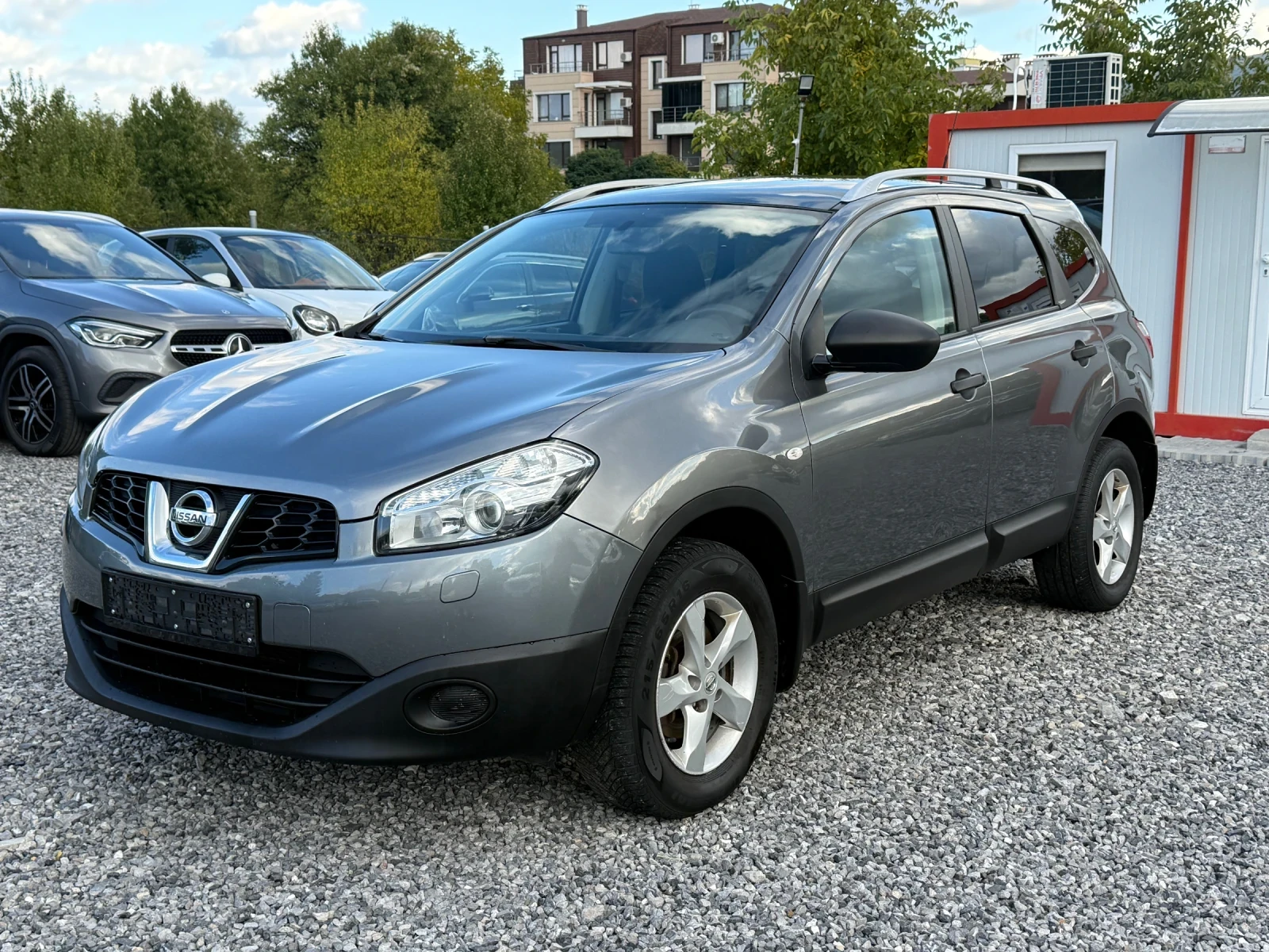 Nissan Qashqai + 2 | 1.6 бензин | 7 места | Панорама , снимка 1