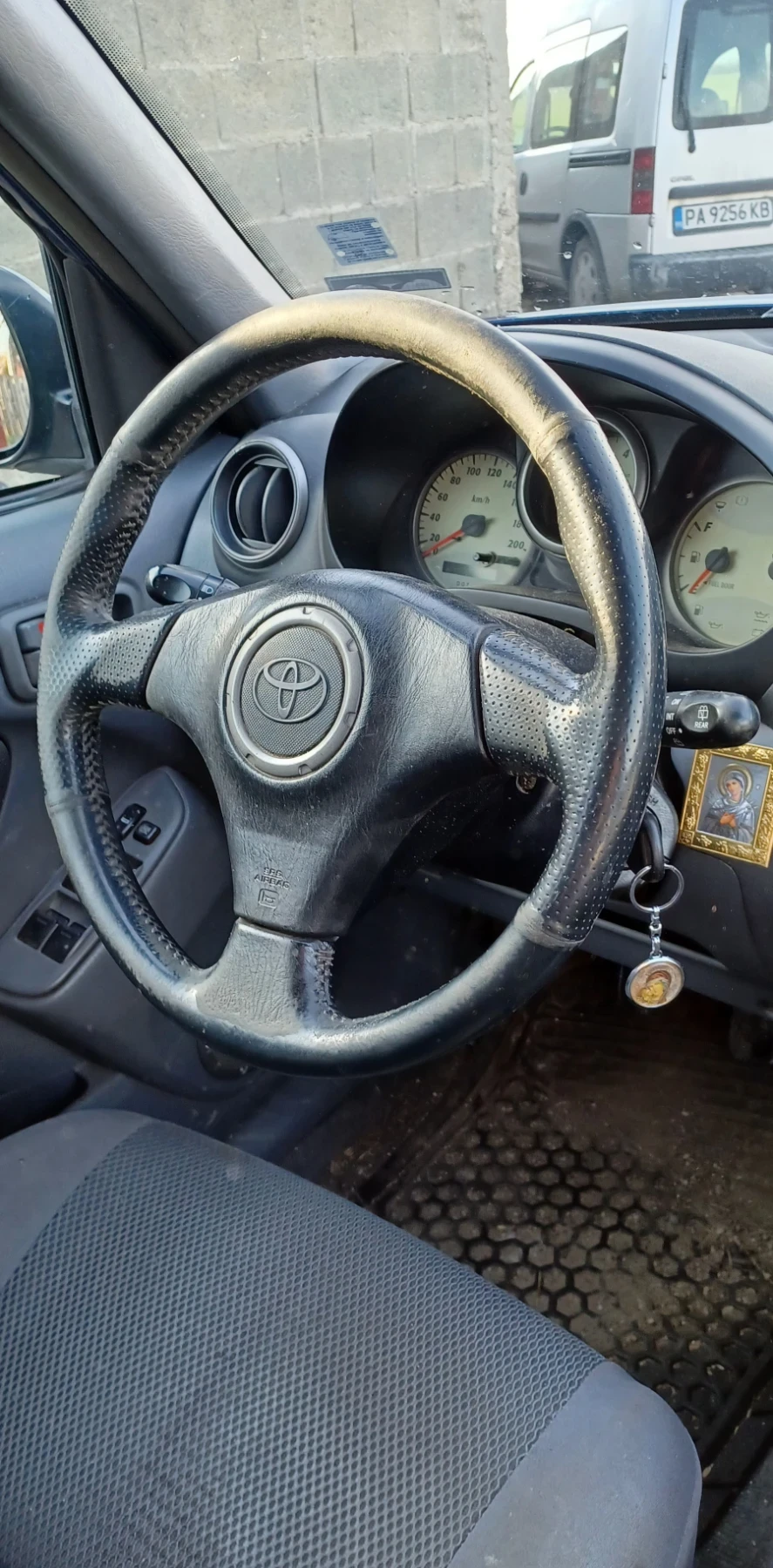 Toyota Rav4 2.0 - изображение 8