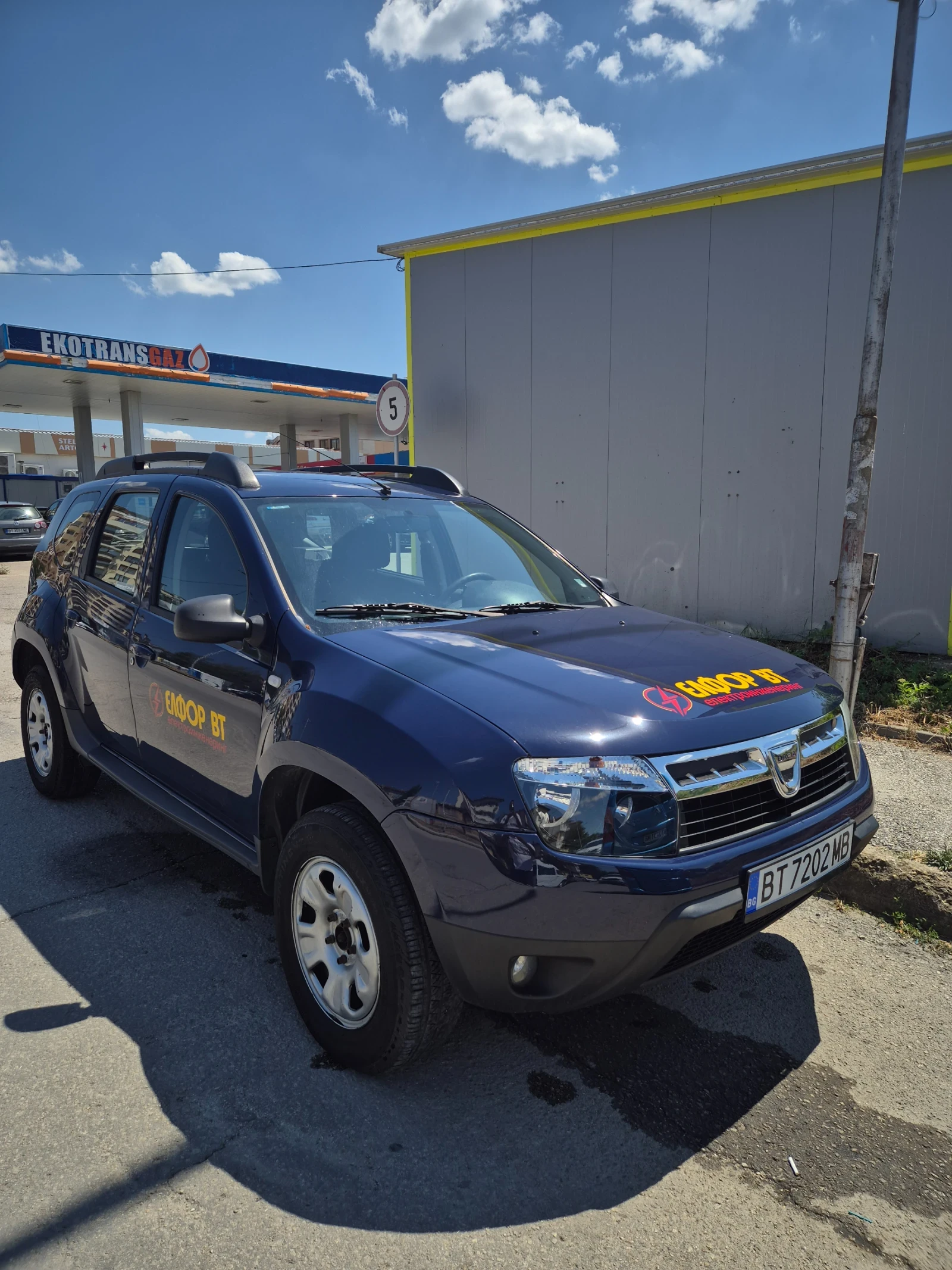 Dacia Duster 1.6 газ 4х4 - изображение 2