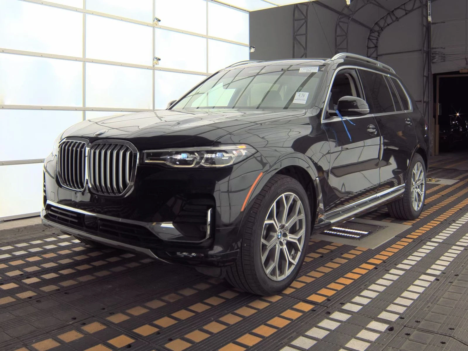 BMW X7 Black Sapphire Metallic - изображение 3