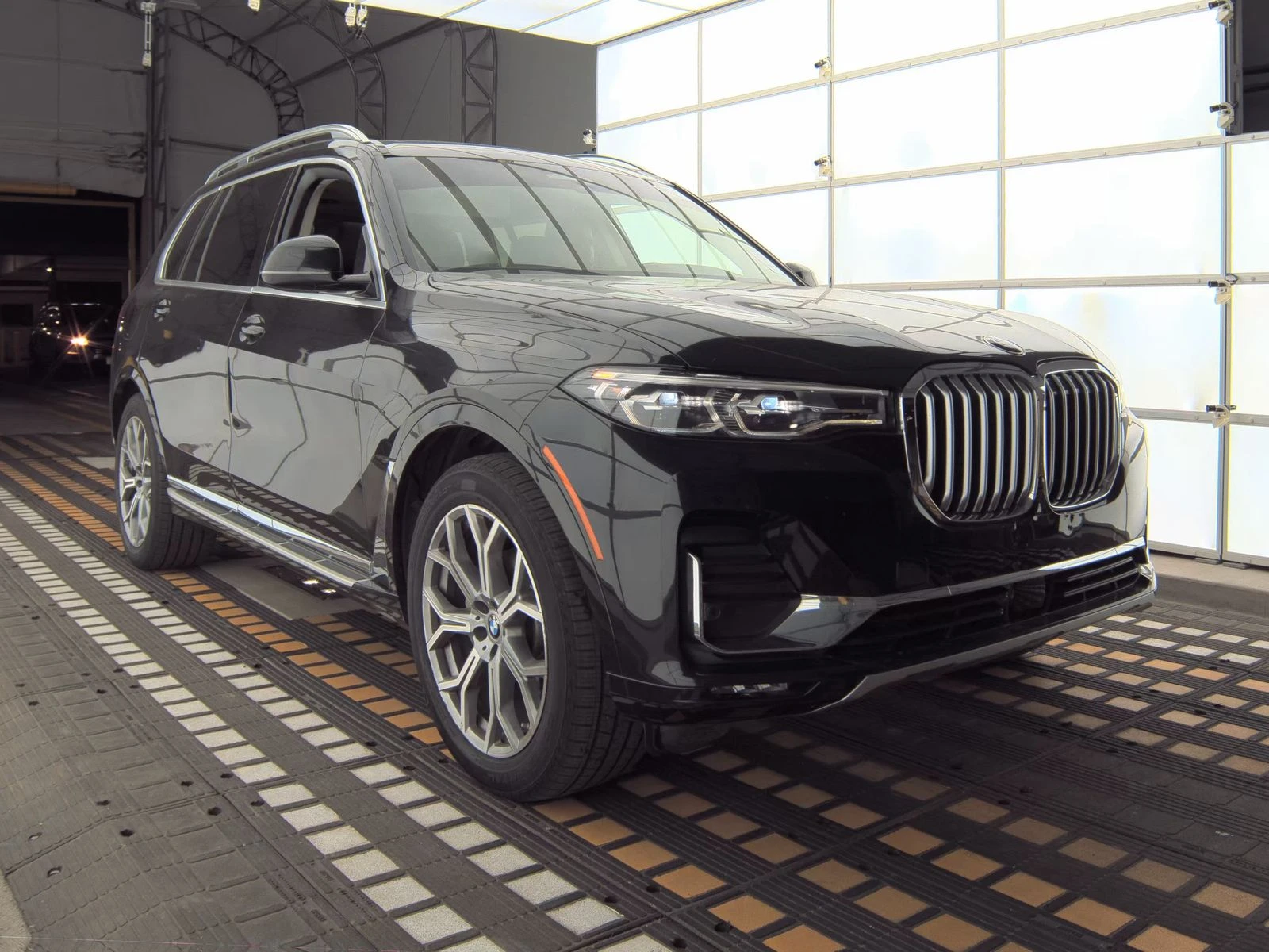 BMW X7 Black Sapphire Metallic | Mobile.bg   1
