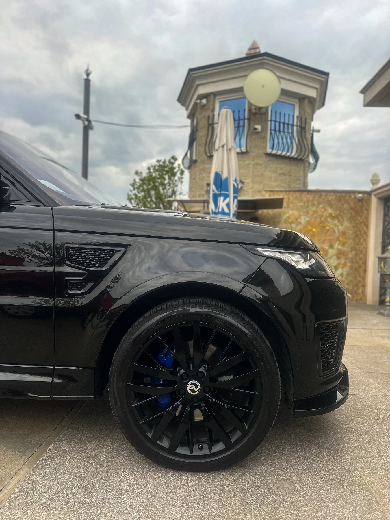 Land Rover Range Rover Sport SVR - изображение 5