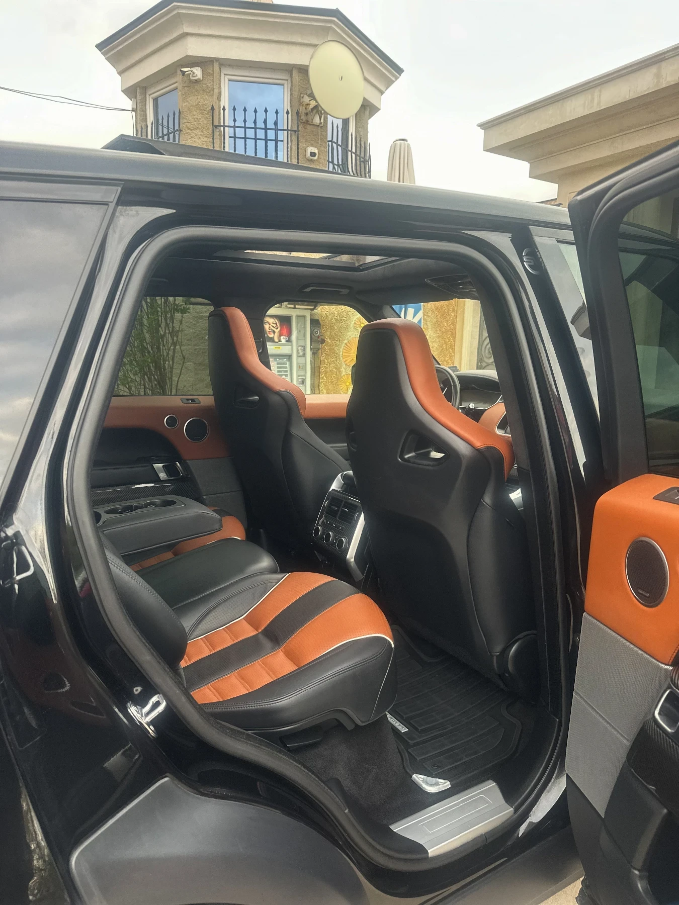 Land Rover Range Rover Sport SVR - изображение 10