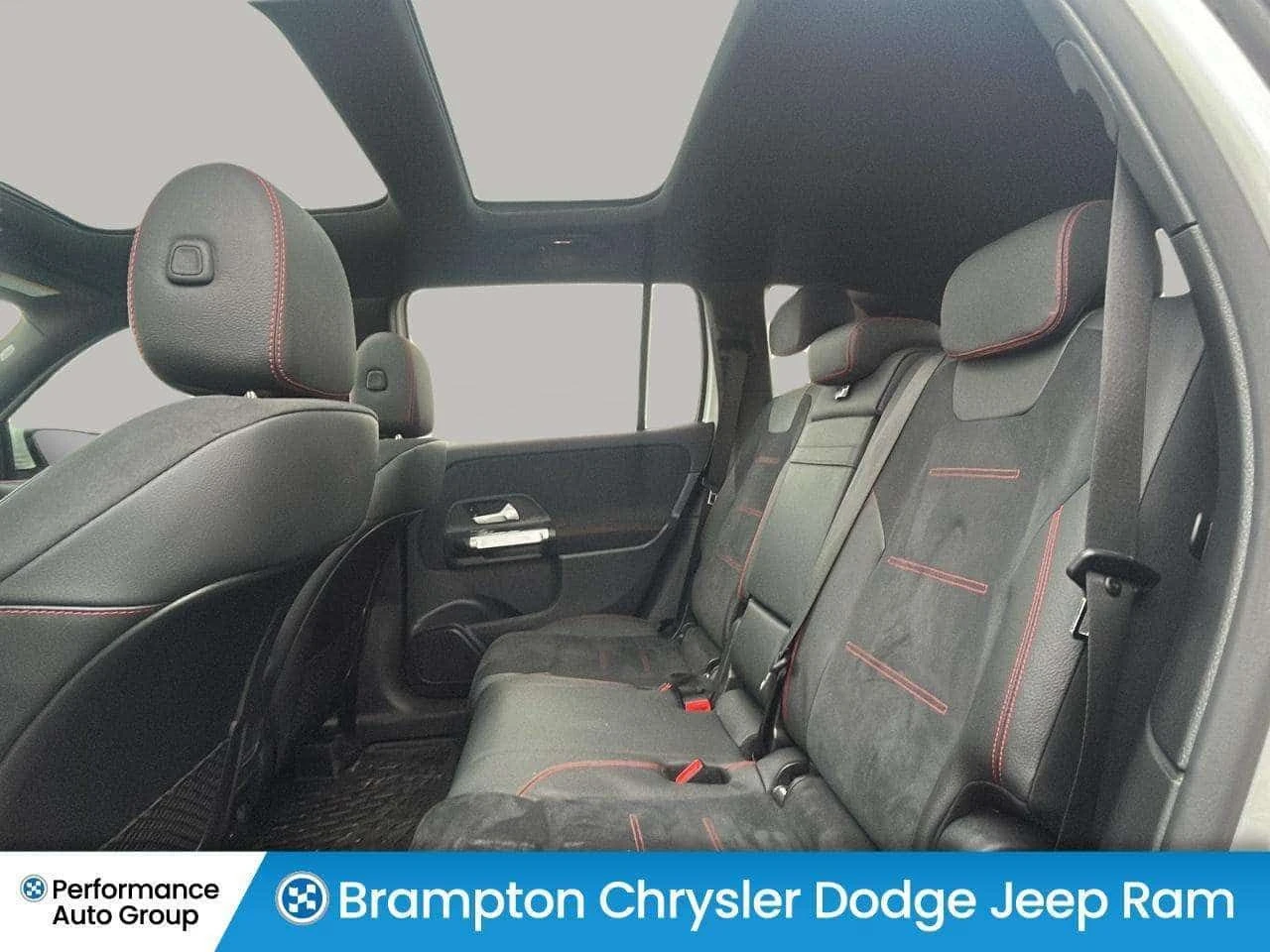 Mercedes-Benz GLB * 250  * CARFAX * Фиксирана цена до БГ * , снимка 13 - Автомобили и джипове - 54060137