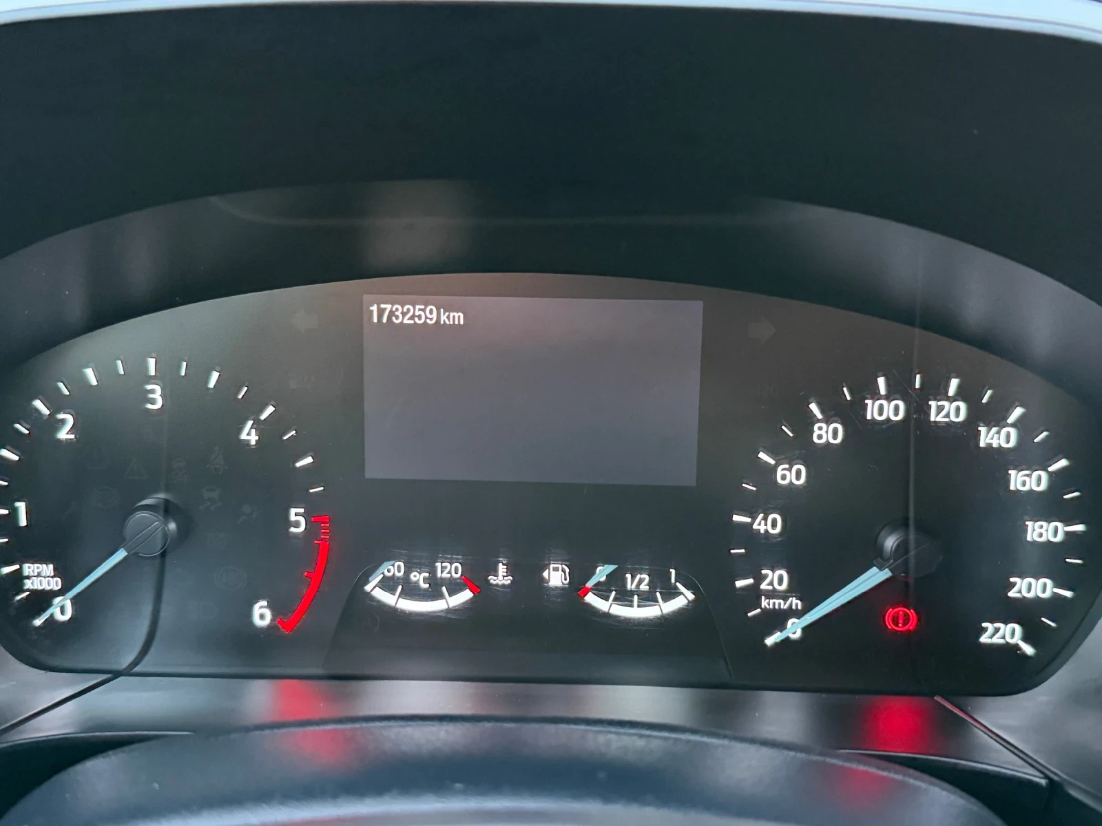 Ford Kuga 1.5TDCI ИТАЛИЯ, снимка 17 - Автомобили и джипове - 55108140