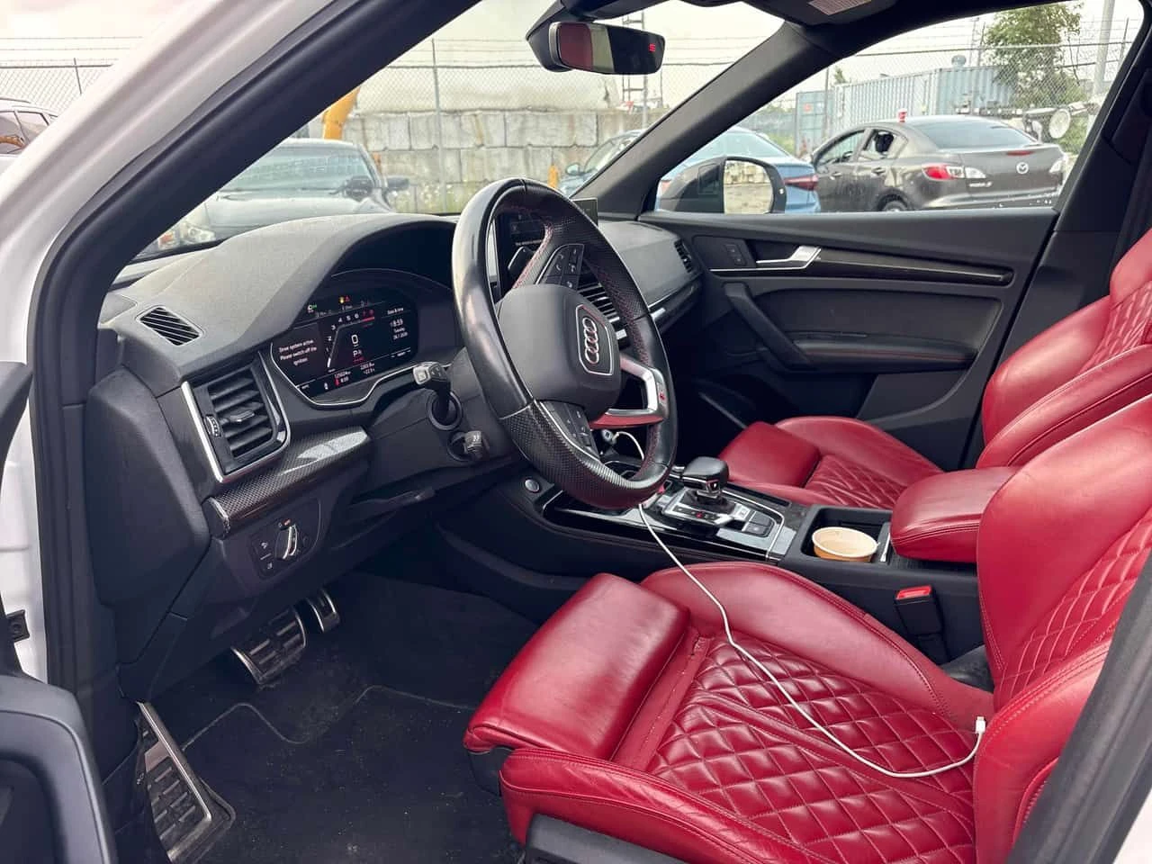 Audi SQ5 Progressiv | CARFAX | АВТОКРЕДИТ БЕЗ ПЪРВОНАЧАЛНА, снимка 5 - Автомобили и джипове - 55450205