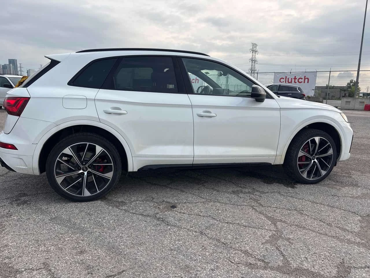 Audi SQ5 Progressiv | CARFAX | АВТОКРЕДИТ БЕЗ ПЪРВОНАЧАЛНА, снимка 3 - Автомобили и джипове - 55450205