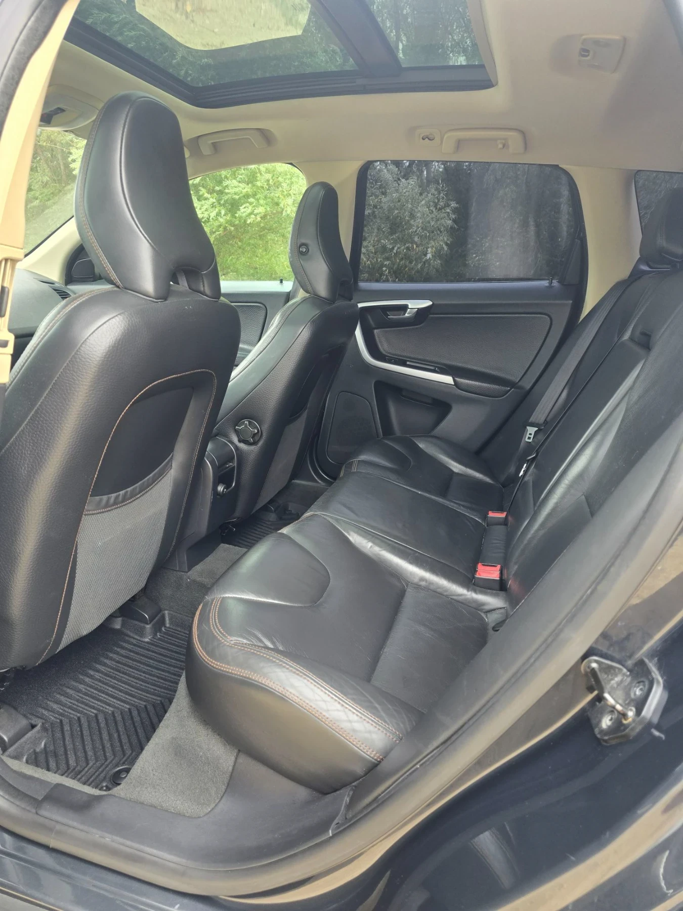 Volvo XC60 2.4 D 4x4 , снимка 12 - Автомобили и джипове - 55558091