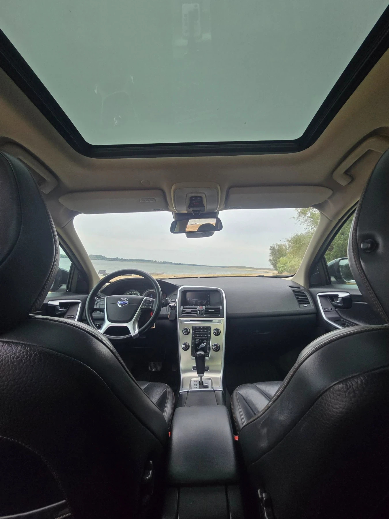 Volvo XC60 2.4 D 4x4 , снимка 10 - Автомобили и джипове - 55558091