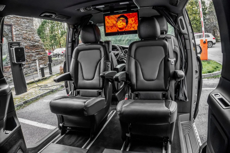Mercedes-Benz V 220 d* LONG* BUSINESS CLASS* EXCLUSIVE* TV* LED* , снимка 11 - Бусове и автобуси - 53489726