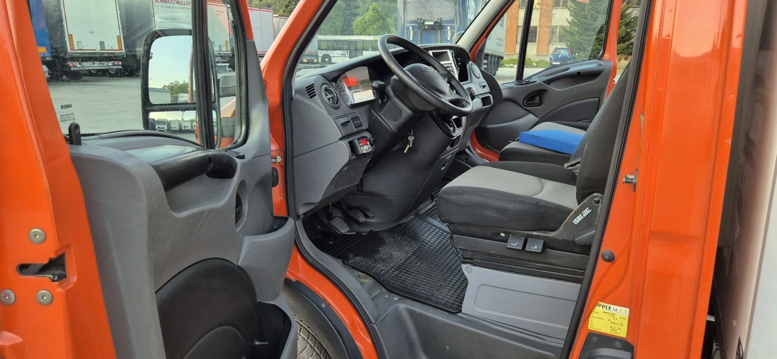 Iveco 35c15 Хладилен, Швейцария, 3.0куб, 4.10 каросерия - изображение 10