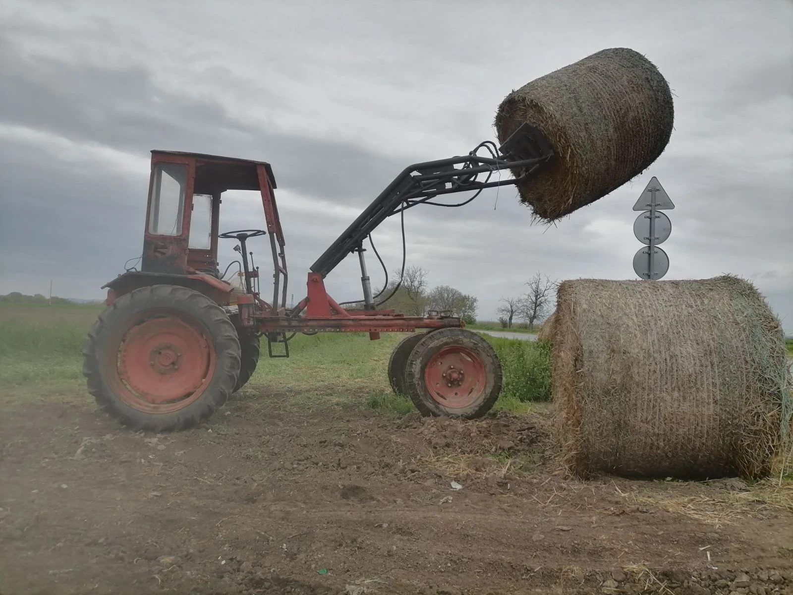 Трактор Владимировец Т16 ЧЕЛЕН ТОВАРАЧ Качваш се и работиш 