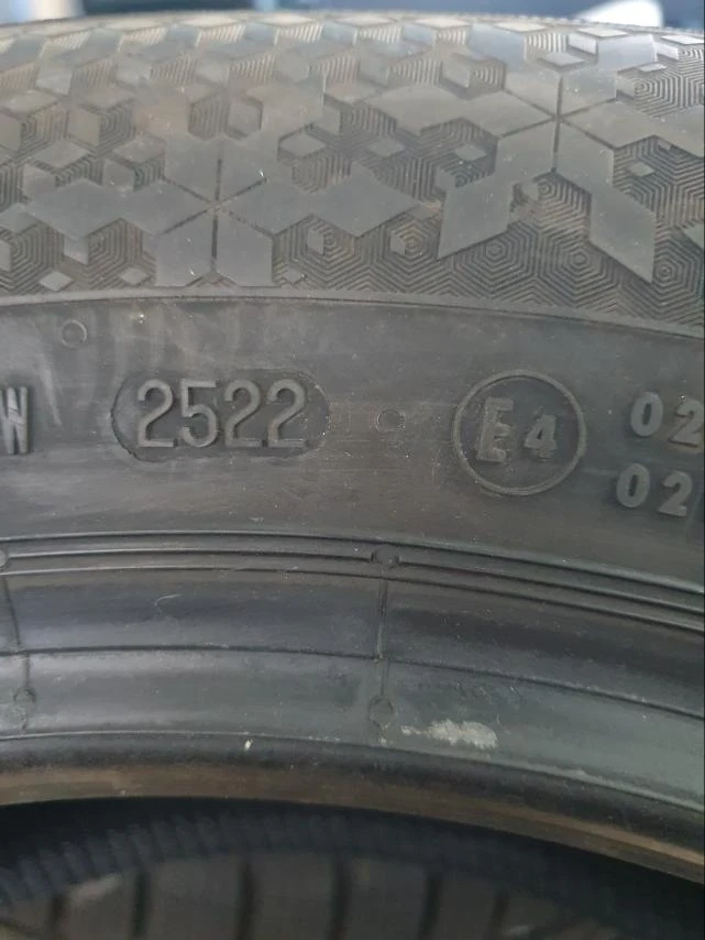 Гуми Зимни 225/55R16, снимка 2 - Гуми и джанти - 47702033