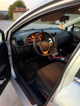 Toyota Avensis 2.0 D4D 126 к.с NAVI, снимка 6