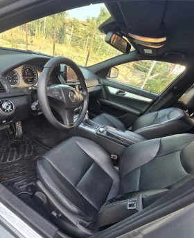 Mercedes-Benz C 320, снимка 9