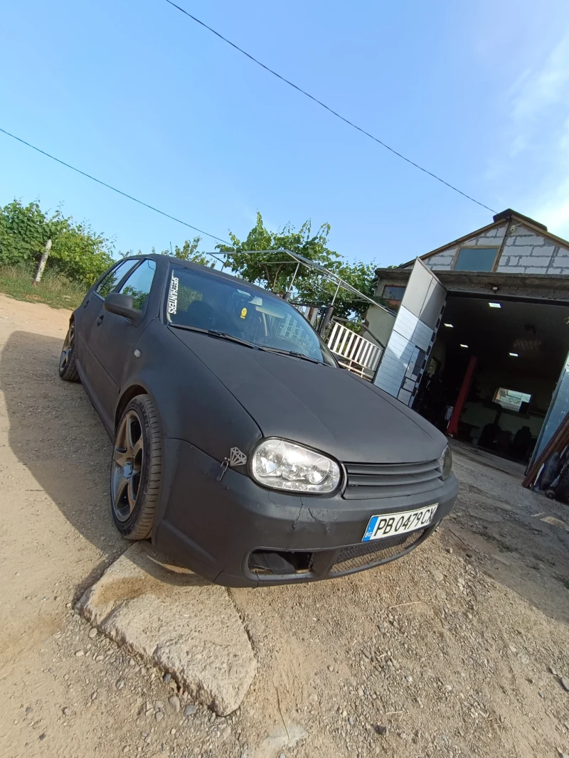 VW Golf 1.8T газов инжекцион , снимка 1 - Автомобили и джипове - 47635479