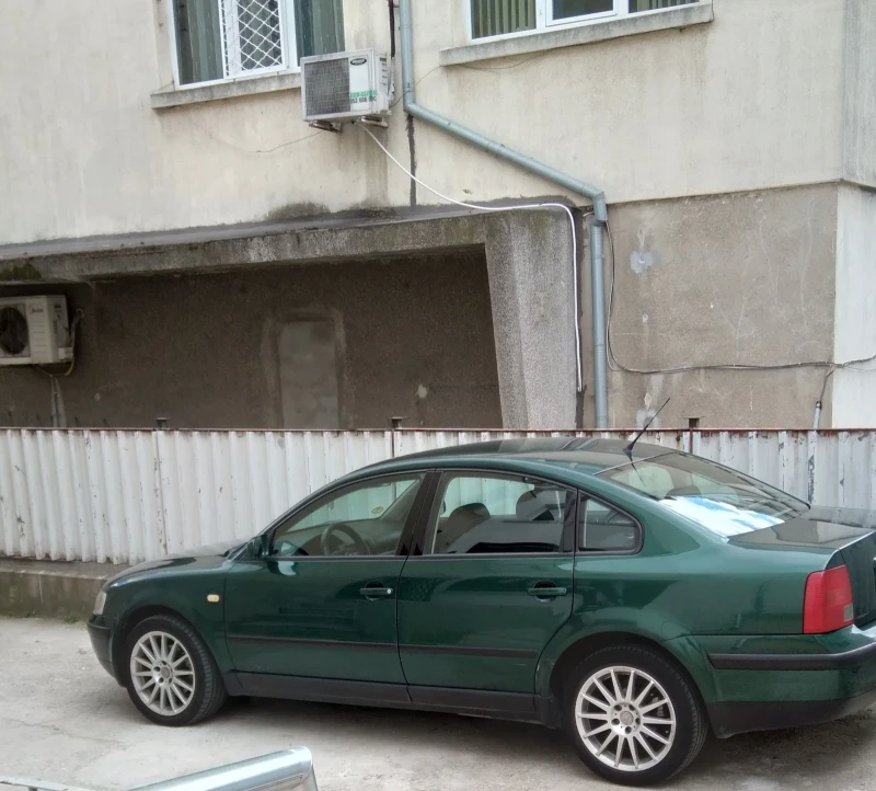 VW Passat 1.9 TDI, снимка 1 - Автомобили и джипове - 47660369