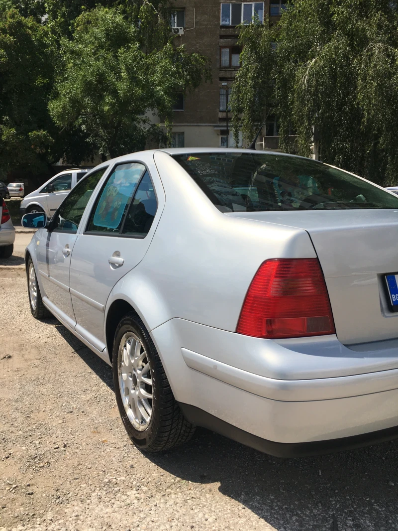 VW Bora 2.3 v5 , снимка 2 - Автомобили и джипове - 48769065