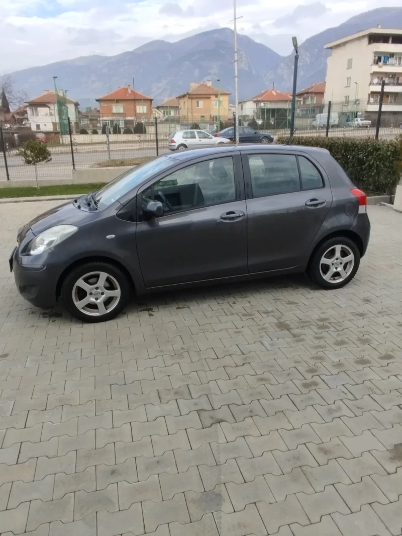 Toyota Yaris 1.0vvti, снимка 3 - Автомобили и джипове - 49064027